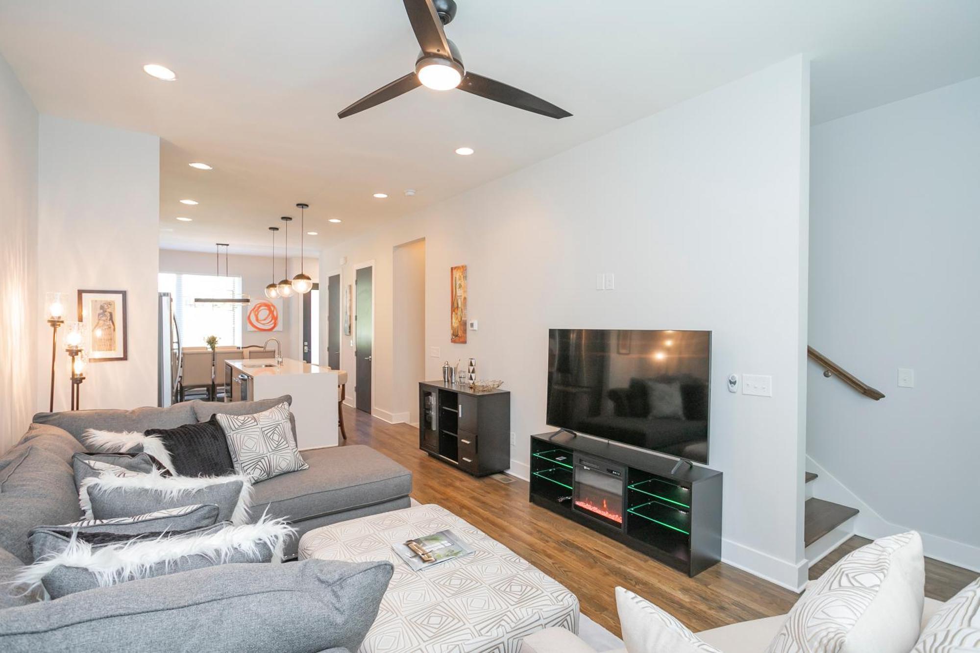 Luxury Townhome Skyline Views Mins To Dt Nashville Exteriör bild