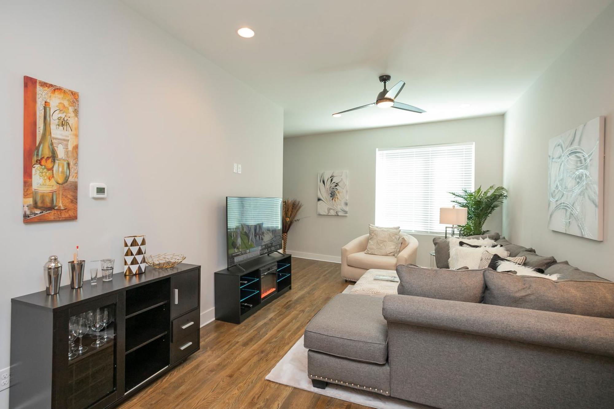 Luxury Townhome Skyline Views Mins To Dt Nashville Exteriör bild