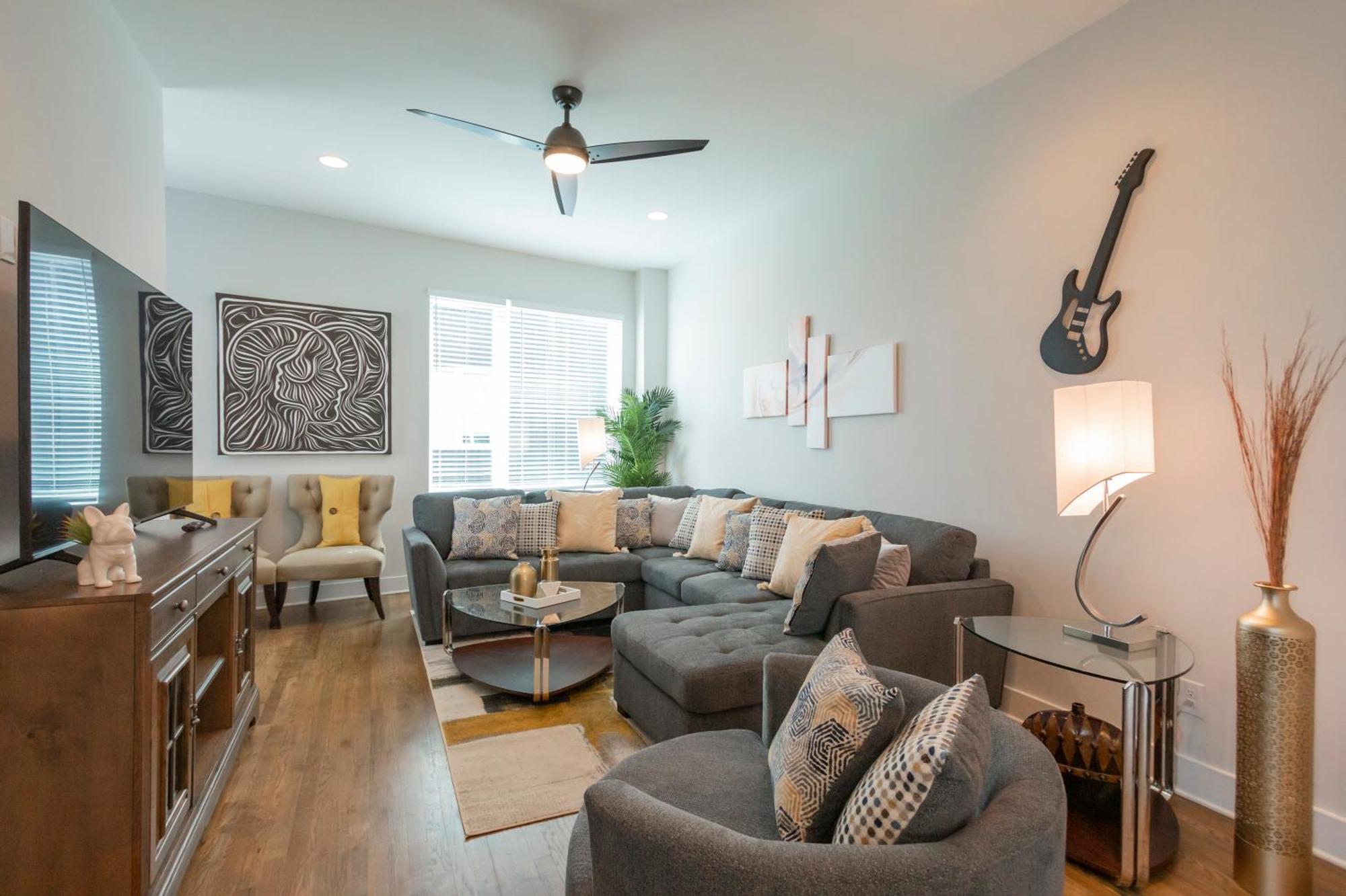 Luxury Townhome Skyline Views Mins To Dt Nashville Exteriör bild