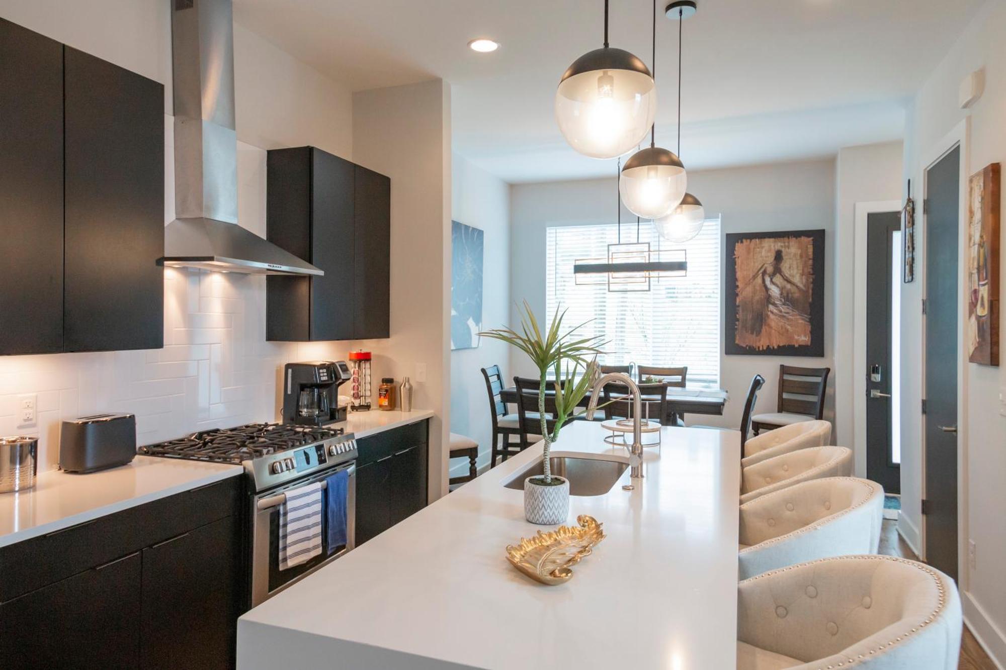 Luxury Townhome Skyline Views Mins To Dt Nashville Exteriör bild
